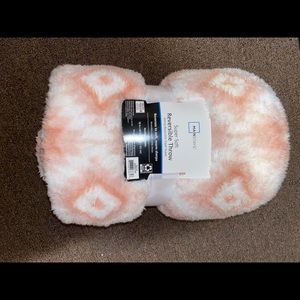 New pink and white super soft Sherpa blanket